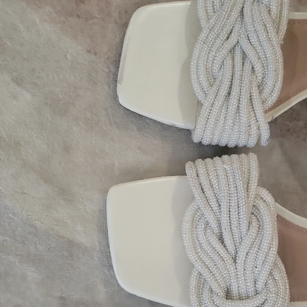 Steve Madden Women's White Slide Sandals - Picture 3 of 6